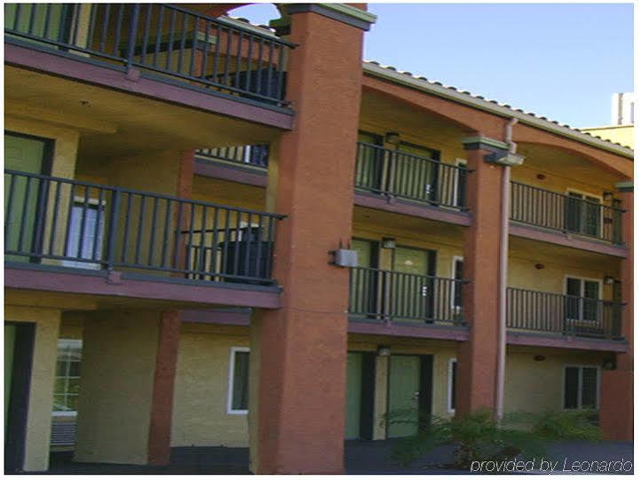 Hotel Corona Ca - Hwy 91 Exteriör bild